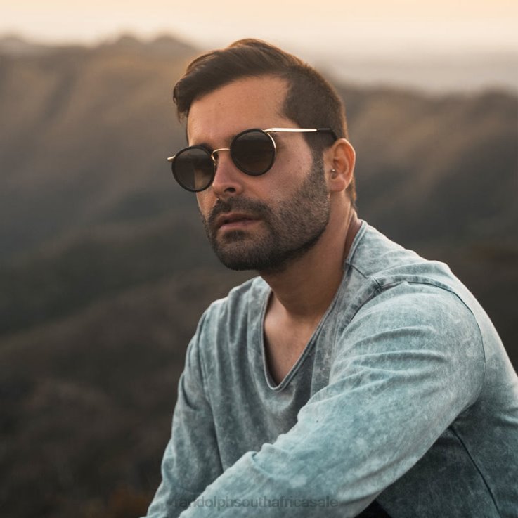 Randolph Bright Chrome & Matte Crystal Inlay & Coastal Gray P3 Fusion 0V6P117 Non-Polarized Gradient Nylon Lens